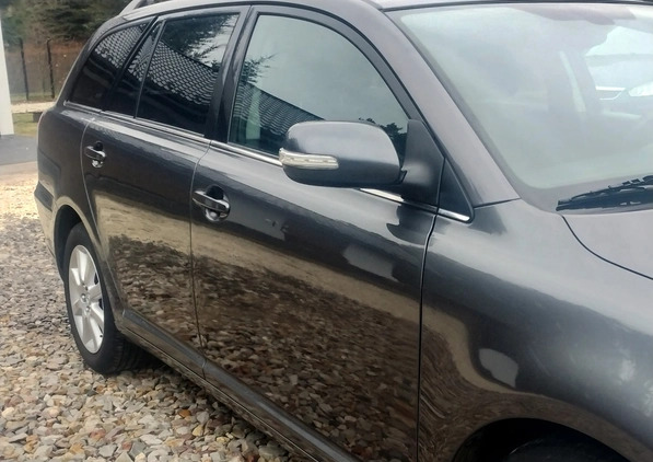 Toyota Avensis cena 16900 przebieg: 240000, rok produkcji 2008 z Radom małe 172
